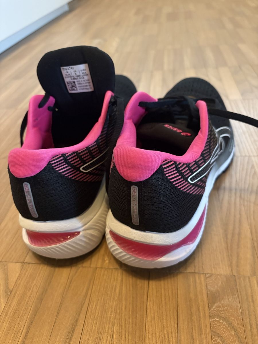 Asics Chaussures femmes: Asics Running Schuhe, Gr. 40.5 – D'occasion à Regensberg par ree_5l7n 4