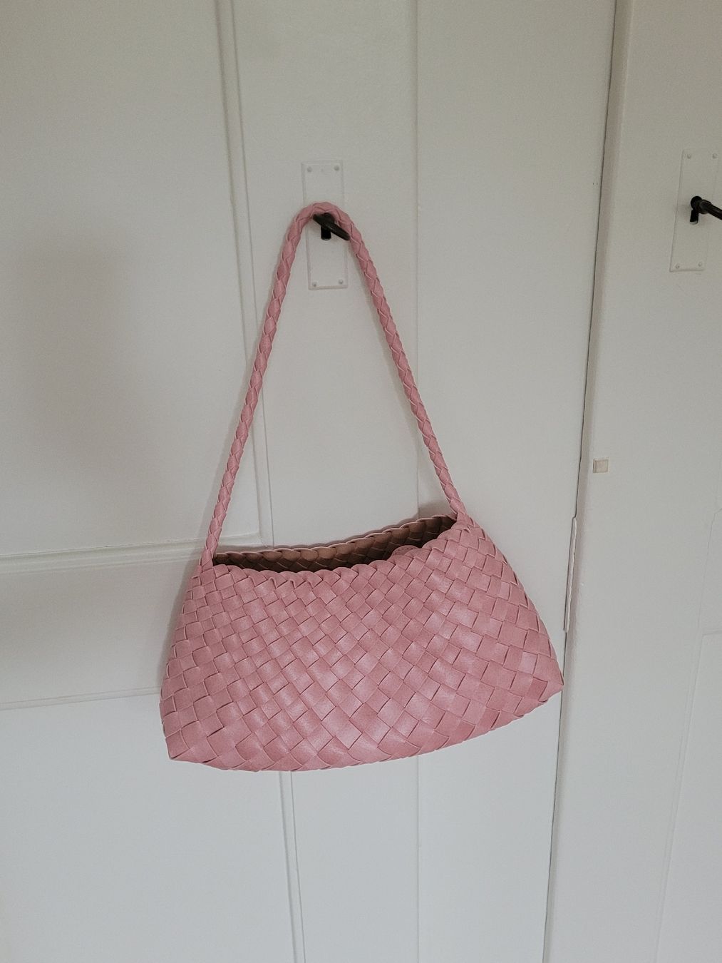 Borse: Schultertasche geflochten rosa – Nuovo e nell'imballaggio originale da Bern venduto da ralella