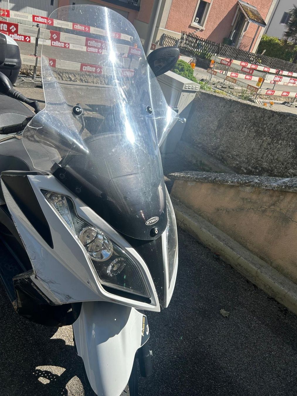 Scooter: Kymco Downtown 300 ABS mit Koffer – Difettoso da Sirnach venduto da Emilj