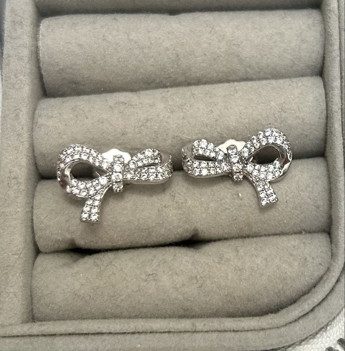 Orecchini pendenti & Orecchini a lobo: Boucles d oreilles neuves – Nuovo (secondo la descrizione) da Sonceboz-Sombeval venduto da Australia010