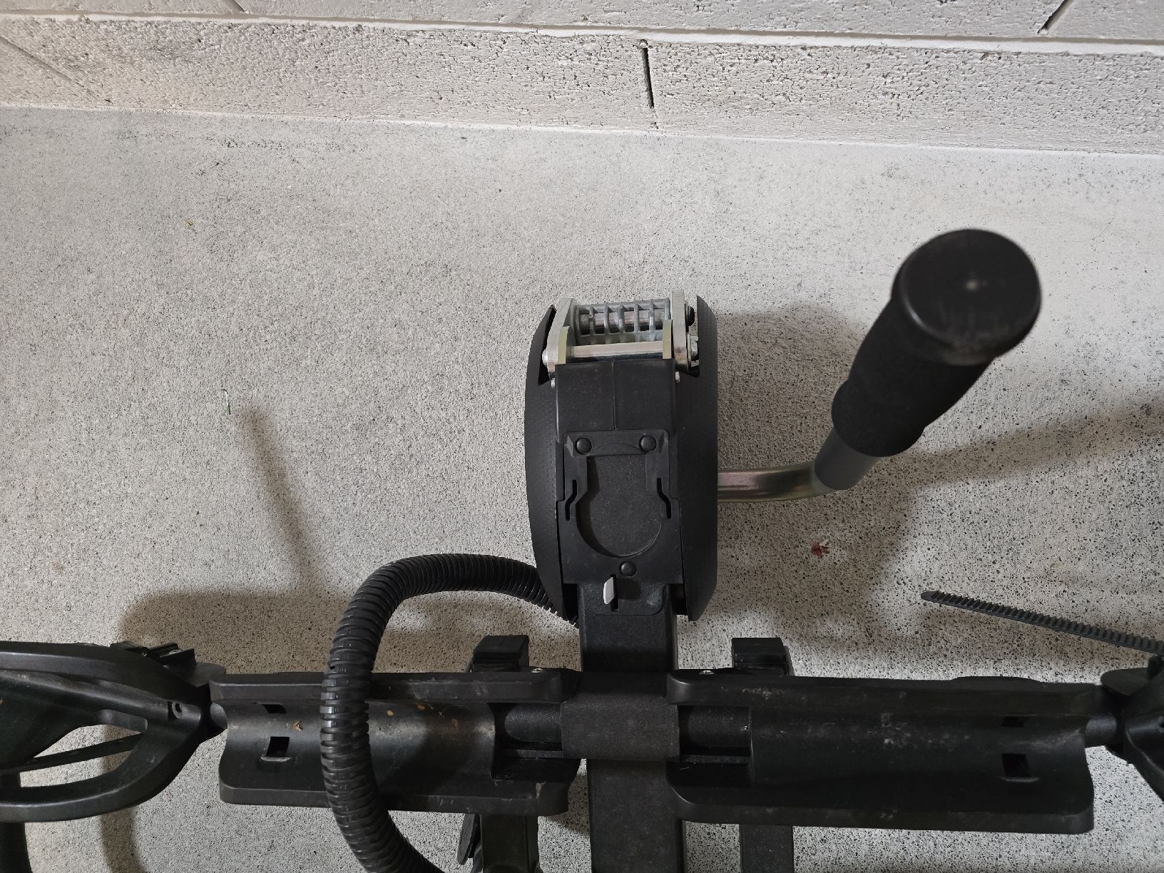 Ganci per rimorchio: porte vélo (2 vélos électriques) – Usato da Bulle venduto da jul_knn6 3