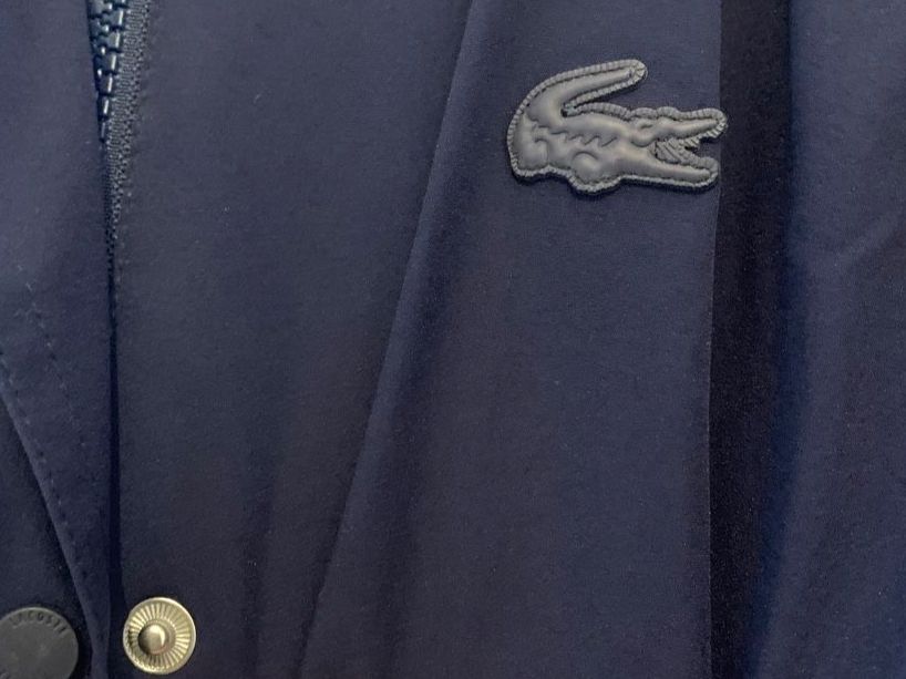 Lacoste Cappotti: Parka bleu marine Lacoste – Usato da Genève venduto da rez_c6c6 1