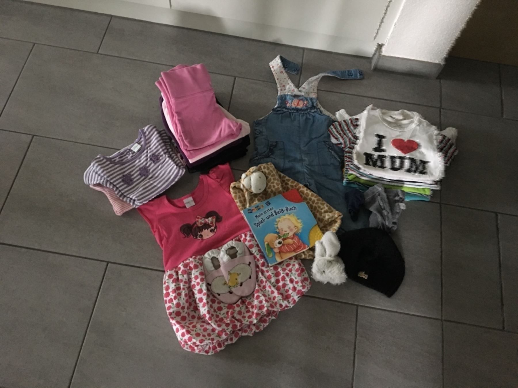 Lotti & Set di vestiti: Verkaufe ein Mädchen Kleiderpaket 74/80 – Usato da Adliswil venduto da rossoelmare 1
