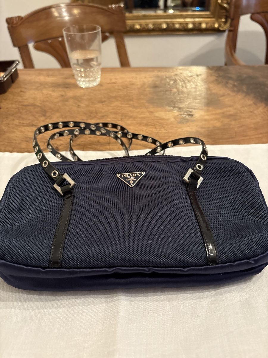 Prada Borse da donna: Elegante Prada Tasche Navy Blue - Ein echter Hingucker! – Nuovo (secondo la descrizione) da Gattikon venduto da mo.suter 1