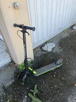 Elektro Tretroller, schwarz, grün, gebraucht
