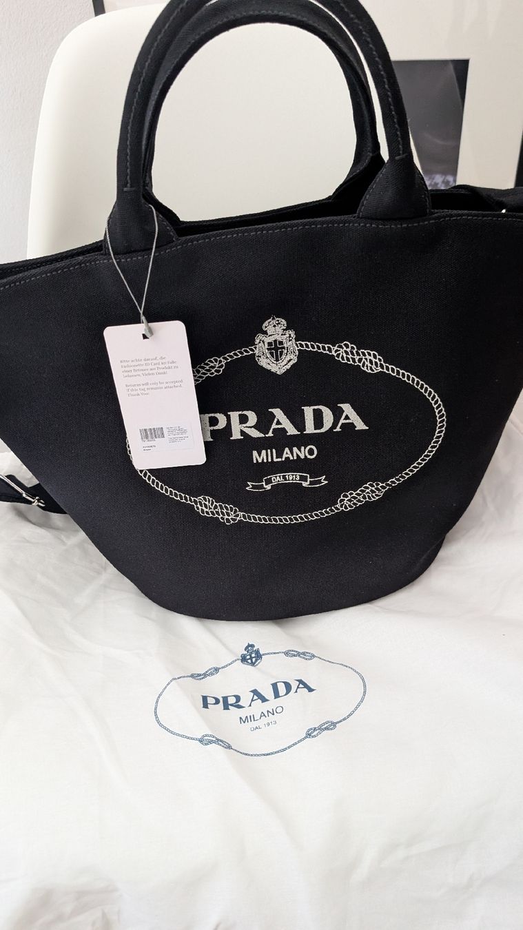 Prada Borse da donna: Prada Tasche neu – Nuovo e nell'imballaggio originale da Biberstein venduto da ameliecimador 2