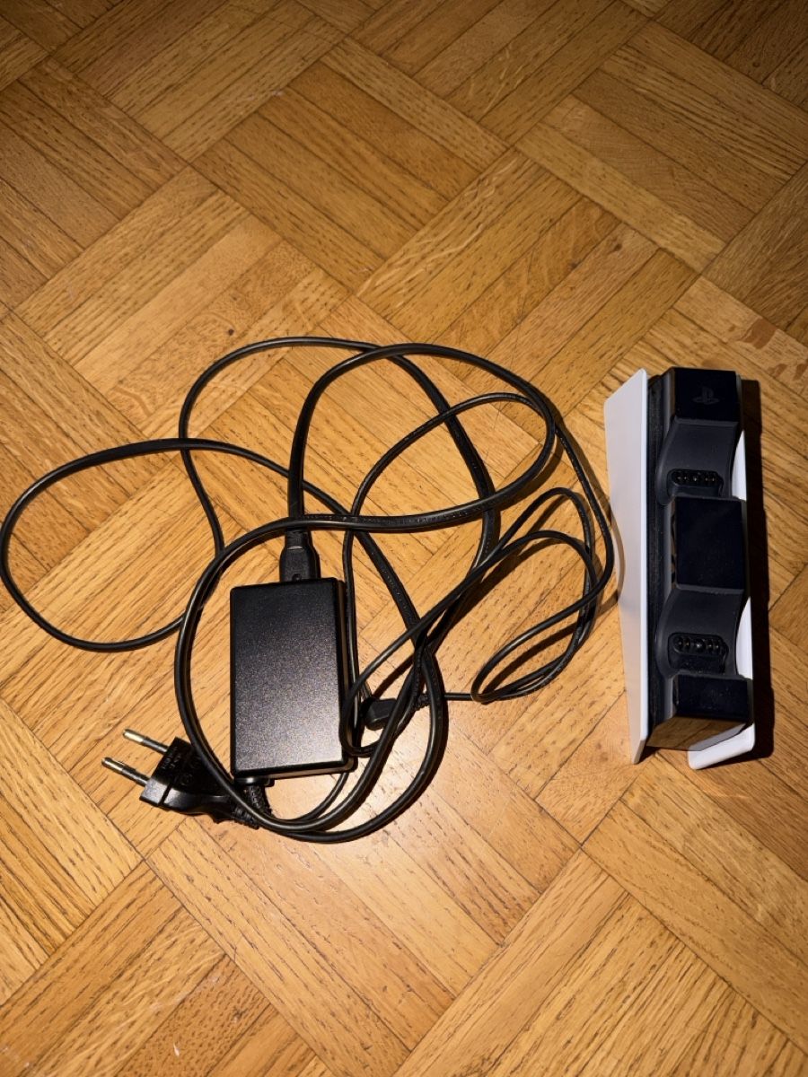Sony Adattatori & Cavi: Support chargeur manettes PS5 blanc  – Usato da Genève venduto da max_7sf7 1
