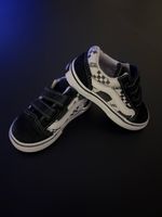 Kinder Vans