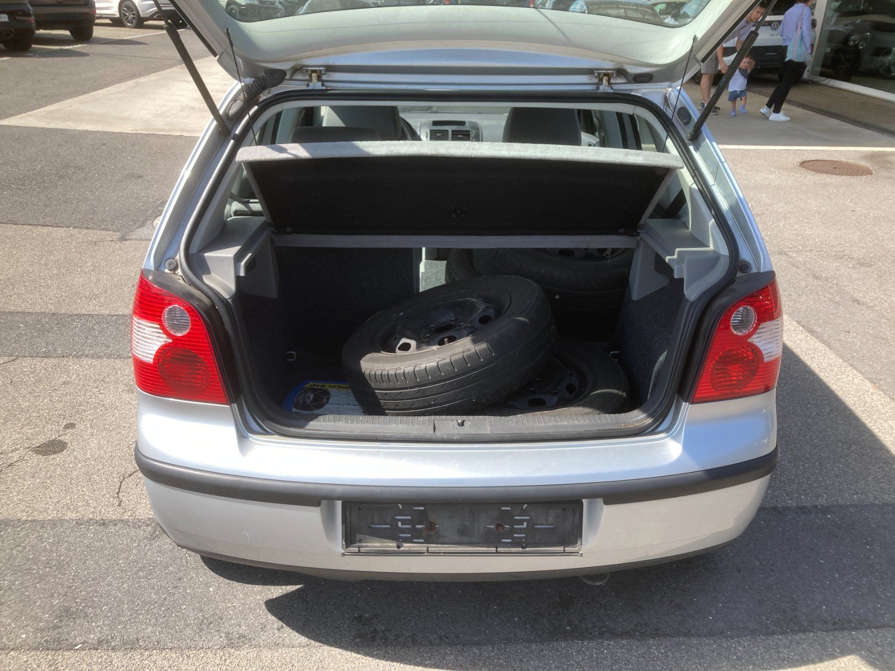 VW Automobili: VW Polo 1.2 für Export oder Bastler – Usato da Cham venduto da WB2223 5