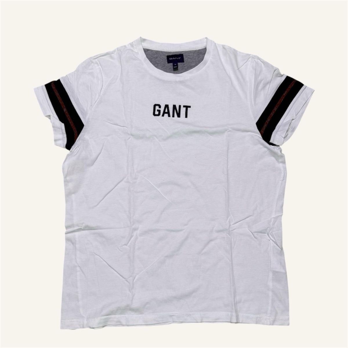 Gant T-shirt: GANT White T-shirt – Usato da Basel venduto da 1moonstar