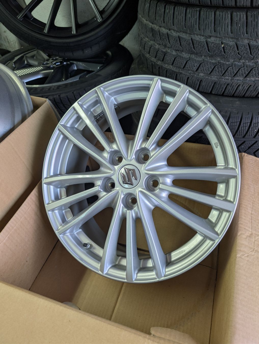 Cerchioni: Suzuki Felgen  – Nuovo e nell'imballaggio originale da Dürrenäsch venduto da Pneu-Idris