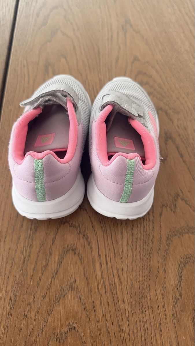 Adidas Chaussures garçon: Adidas Schuhe Kinder – D'occasion à Sennhof Winterthur par bibo11 1