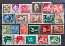 DEUTSCHES REICH: Ein Lot Postfrische ** aus 1942–1945