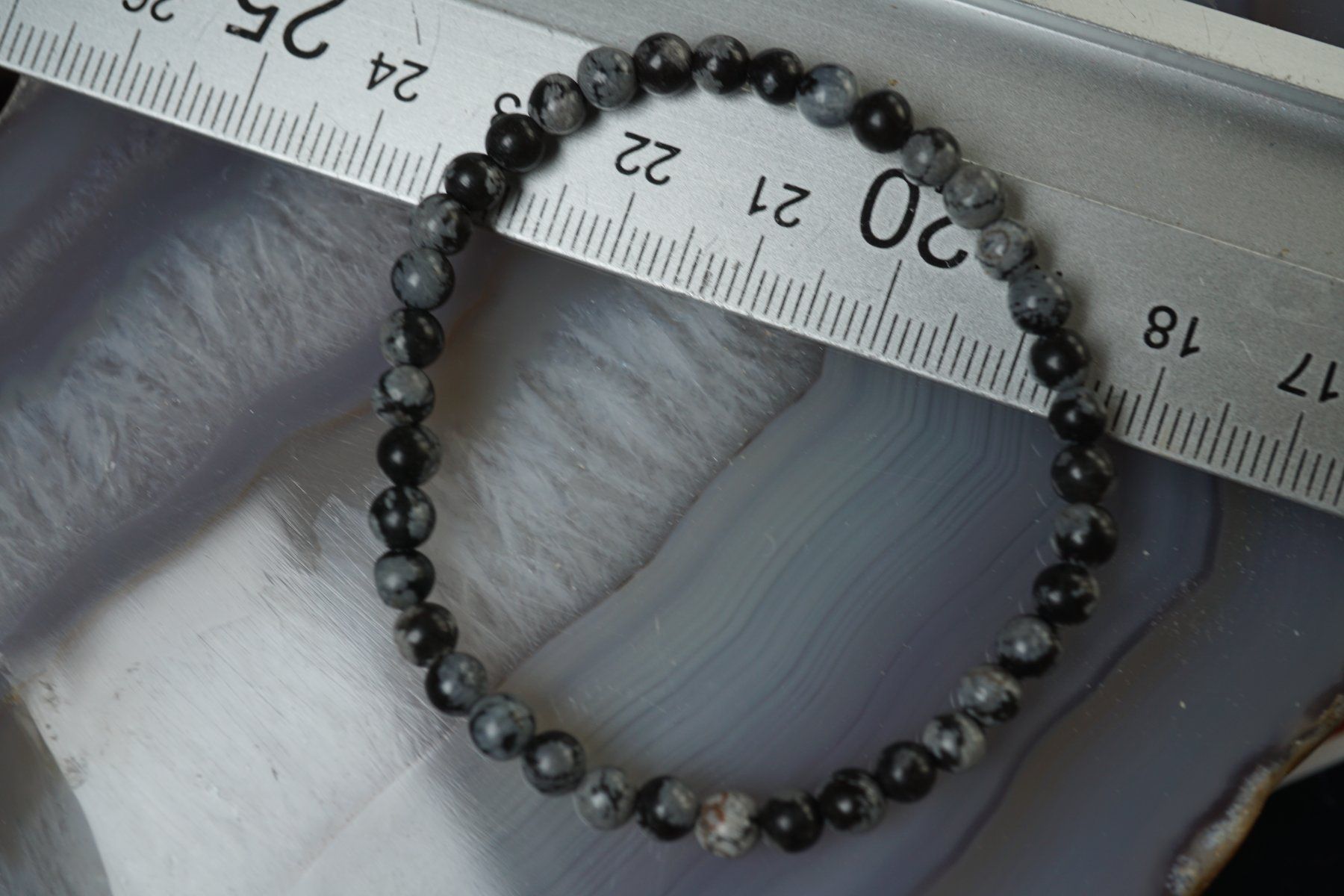 Minerali & Pietre curative: Schneeflocken Obsidian   Kinder  4mm    Armband – Nuovo e nell'imballaggio originale da Eschenbach SG venduto da topstone 4