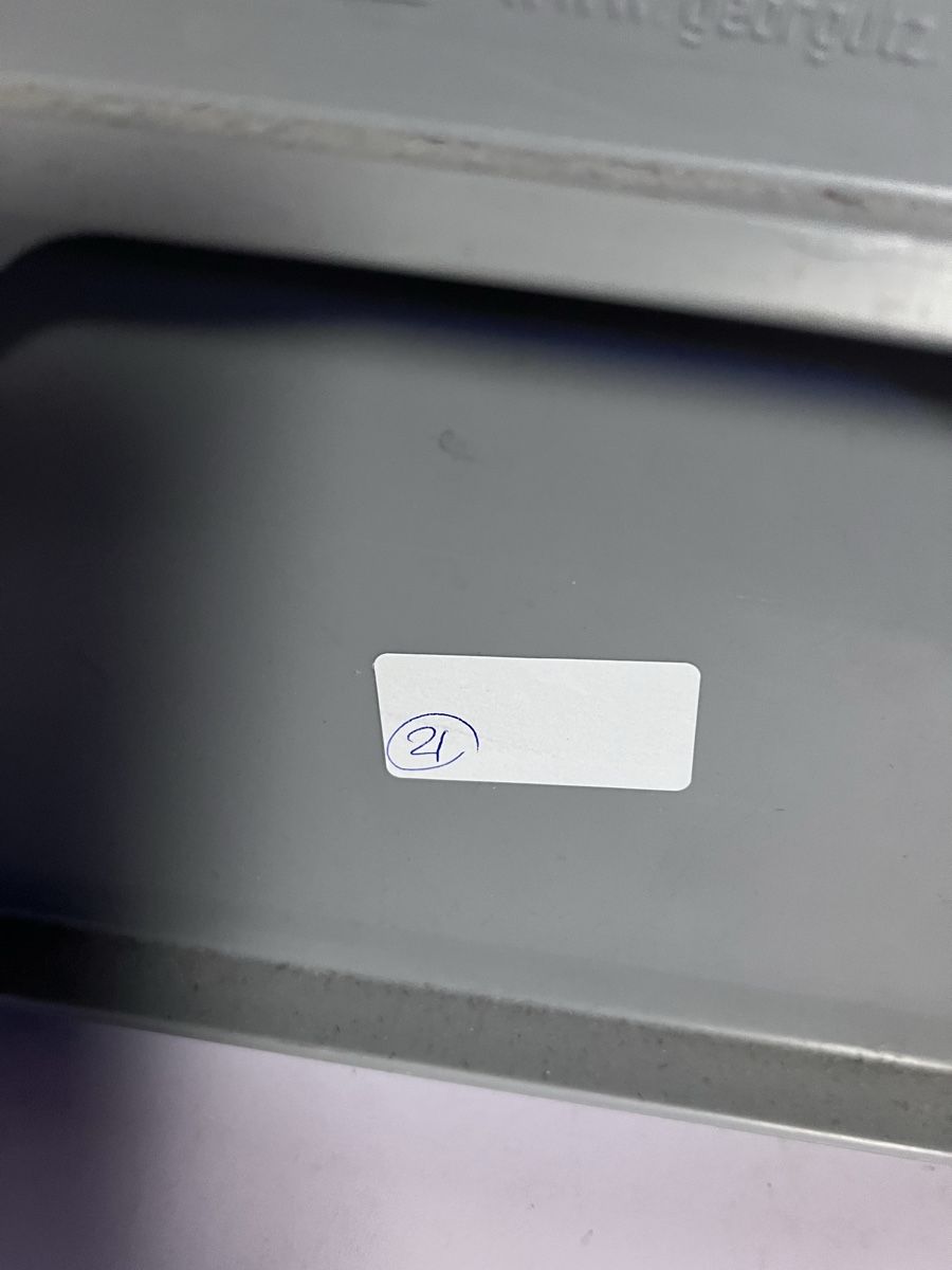 Compressori: Airbrush Kompressor (21) – Usato da Glattfelden venduto da maa_qcj8 9