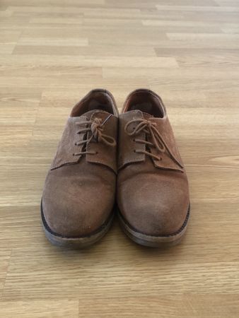 Derbies en daim beige (fabrication Portugal)