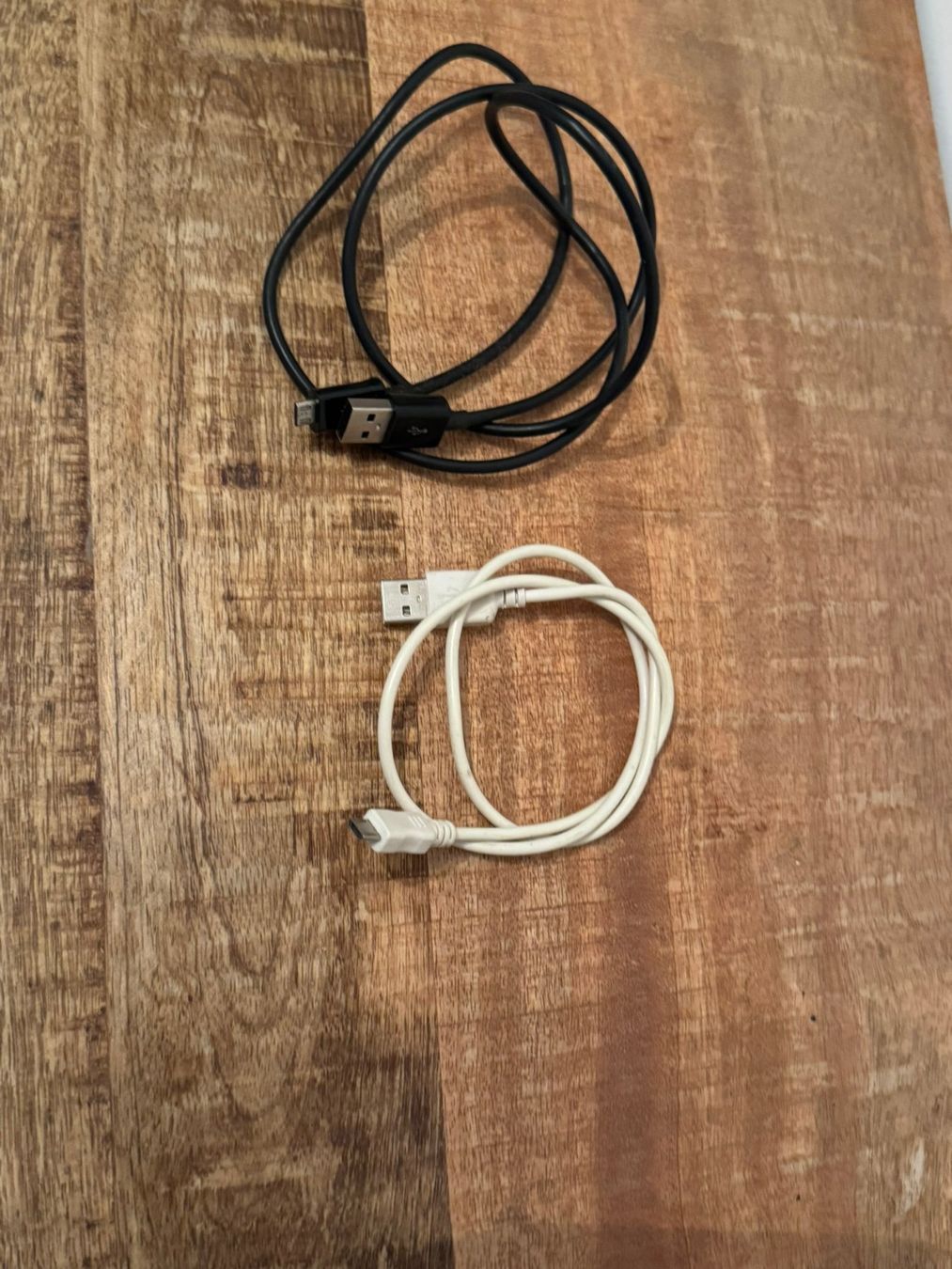 Cavi: USB Kabel, Micro USB, 2 Stk., Top Zustand – Usato da Uhwiesen venduto da mic_kd6g 4