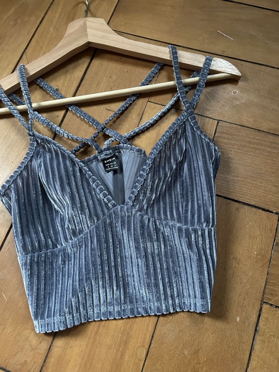Shein Tops: Damen Top SHEIN Grösse S Samt – Gebraucht aus Frauenfeld von jae_vs6j 1