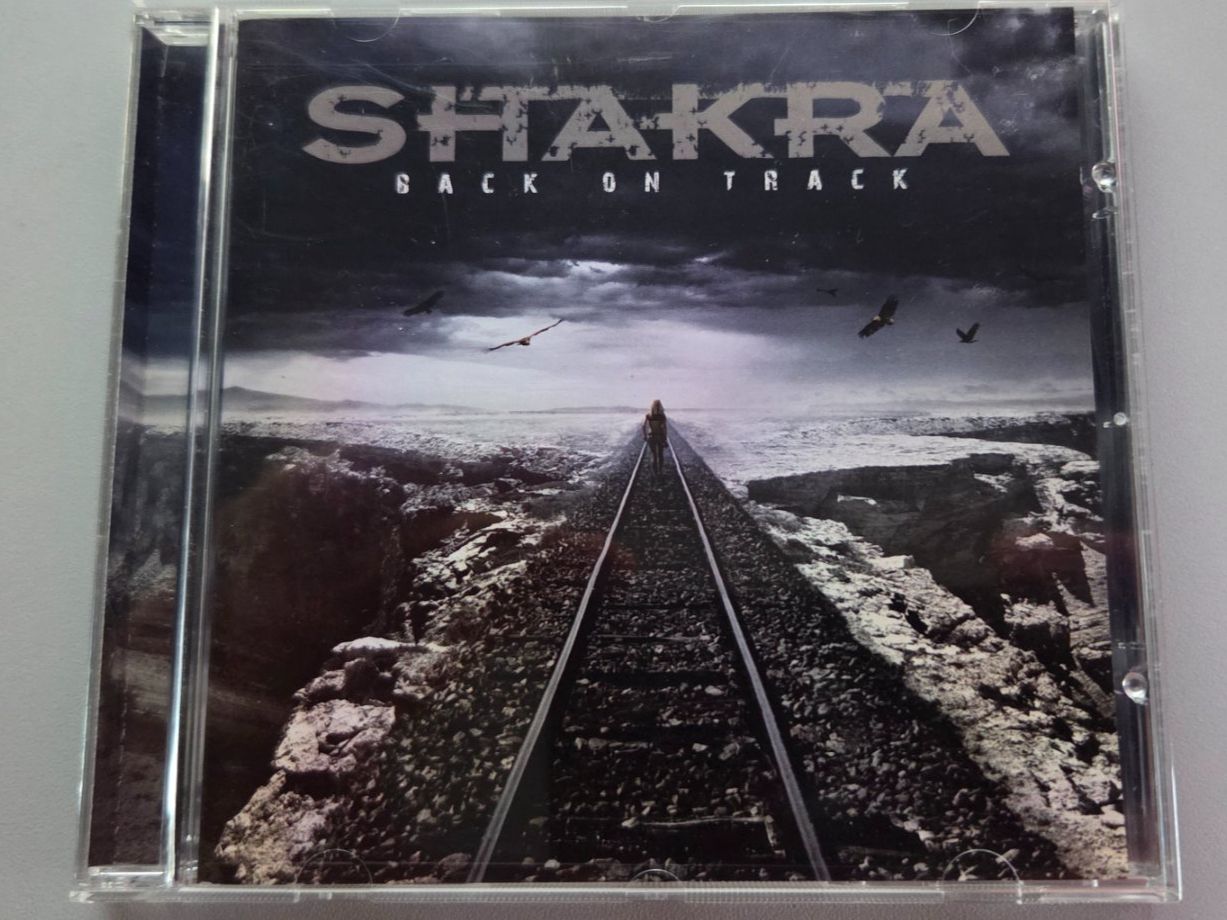 CDs: CD Shakra - Back on Track – Gebraucht aus Schaffhausen von Kellerrassel