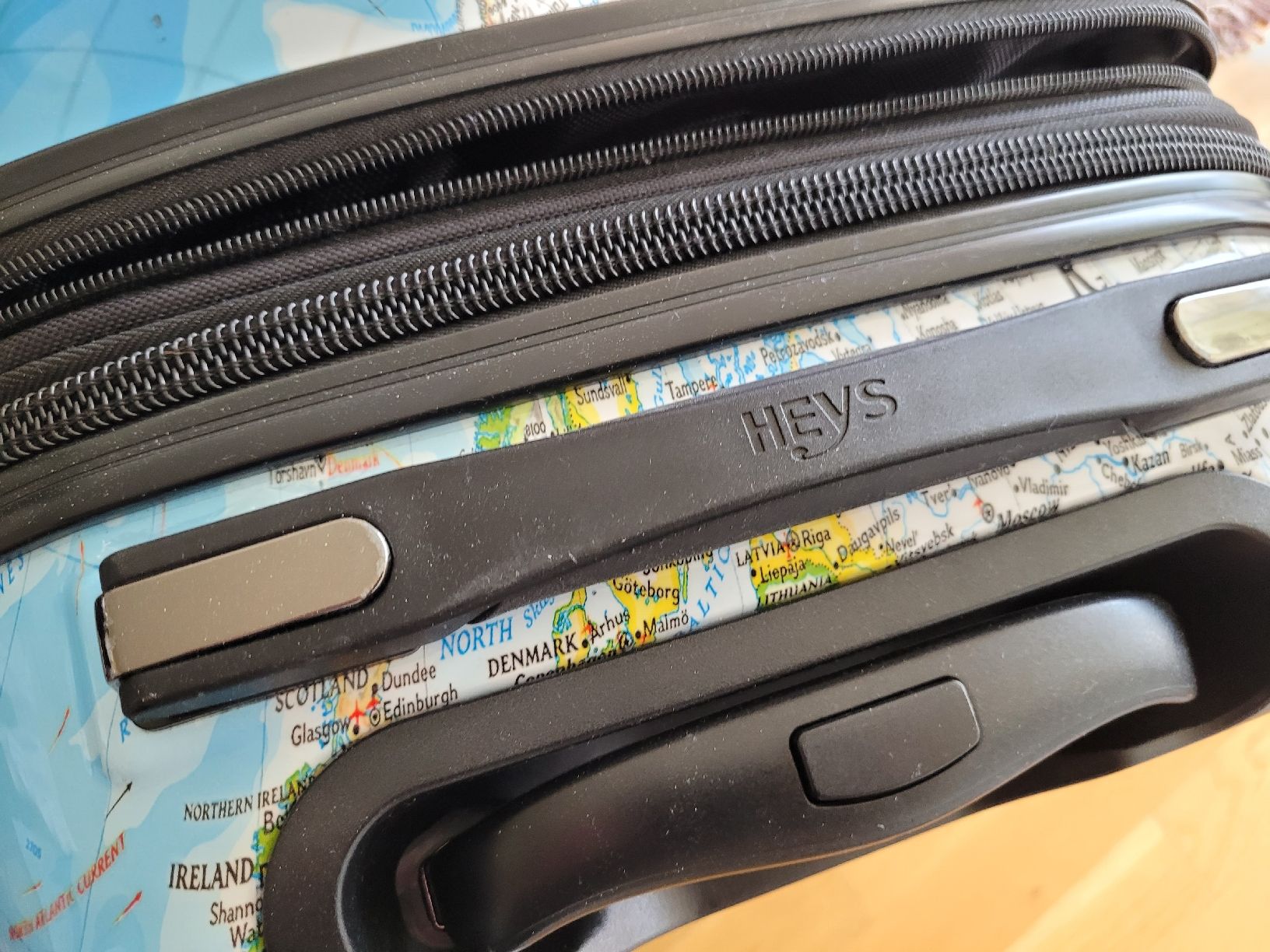 Koffer & Taschen: Heys Trolley Koffer mit Weltkarte – Gebraucht aus Neuenegg von transformer02 6