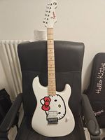 Hello Kitty x Squier Stratocaster (2025)