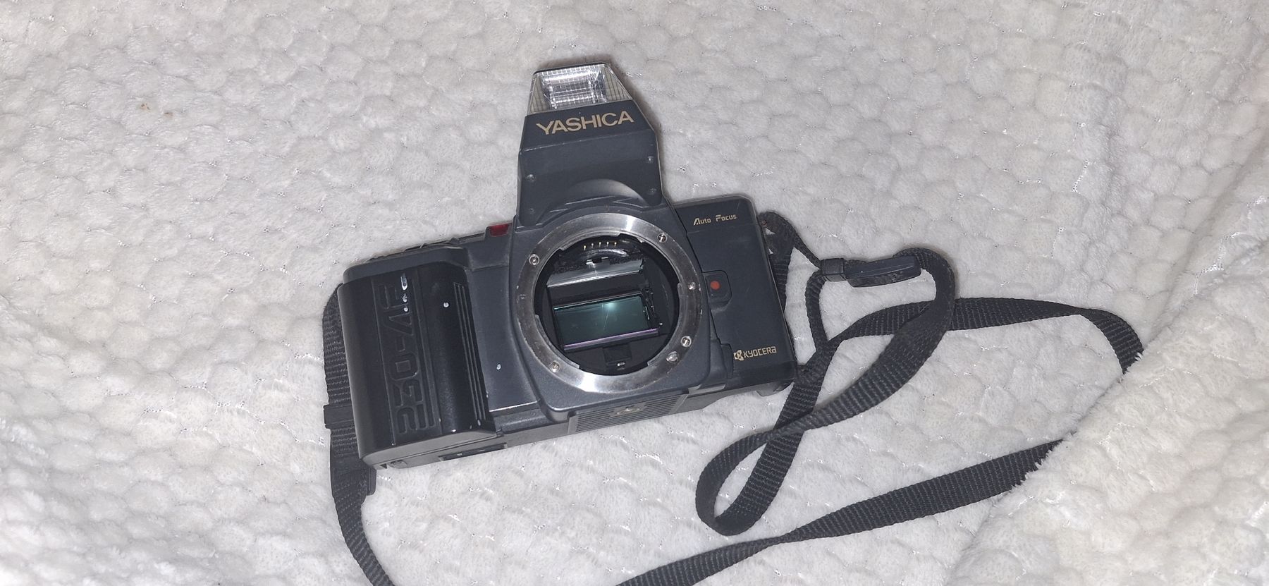 Yashica Fotocamera: analoge Spiegelreflexkamera - Defekt – Difettoso da Brienz BE venduto da mondchatz1