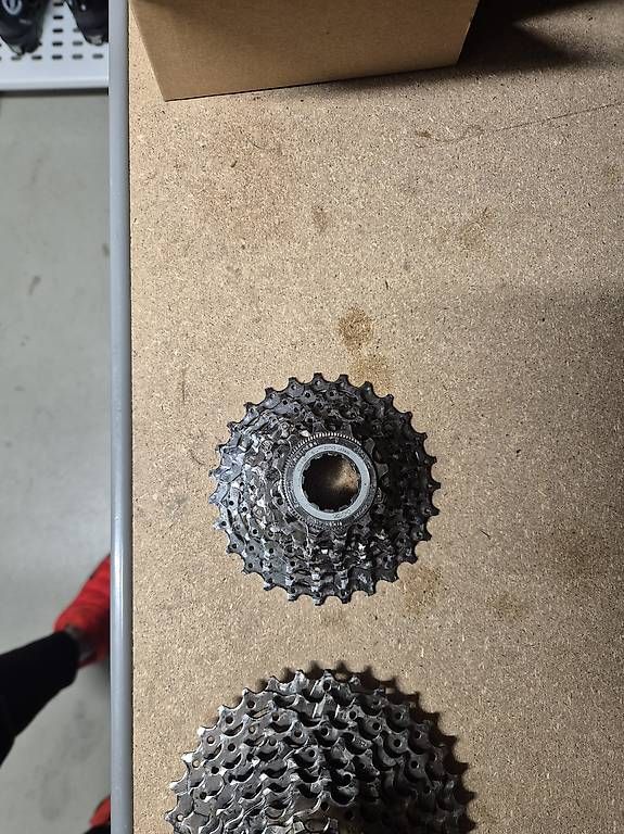 Pezzi di ricambio: Shimano cassette – Usato da Zürich venduto da AeroPiero