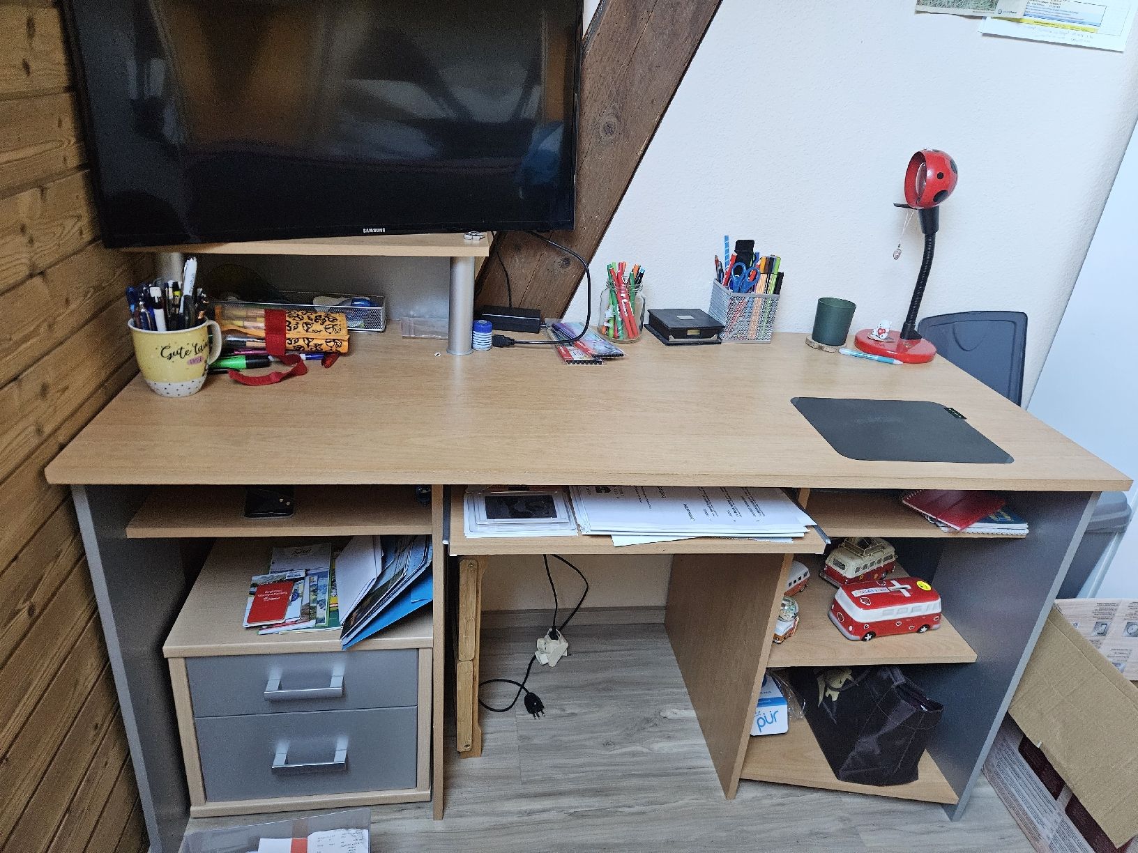 Scrivanie: heller Bürotisch – Usato da Schlossrued venduto da mel_696j