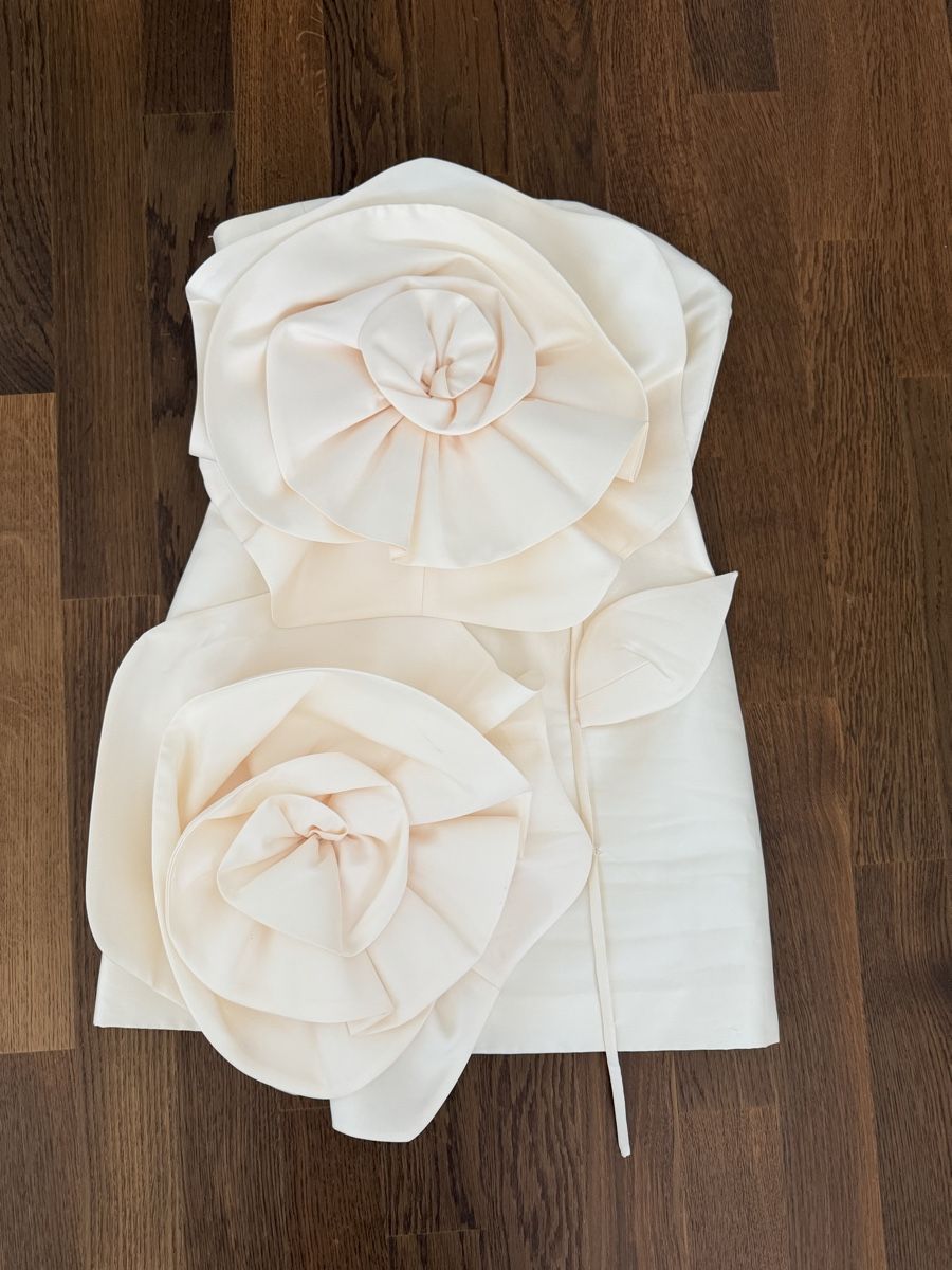 Vestiti: Flora Dress 3D Zara S – Usato da Zug venduto da miami88mami 1