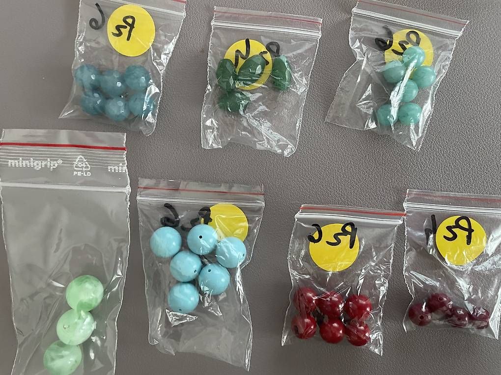 Perlen (unechte): Kugeln aus gebohrten Steinen oder Perlen oder aus Silber – Neu und originalverpackt aus Muttenz von einfach-schoen 2