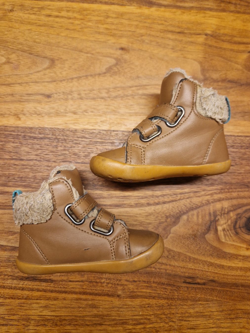 Schuhe für Jungen: Gefütterte Herbstschuhe  – Gebraucht aus Basel von Alekto