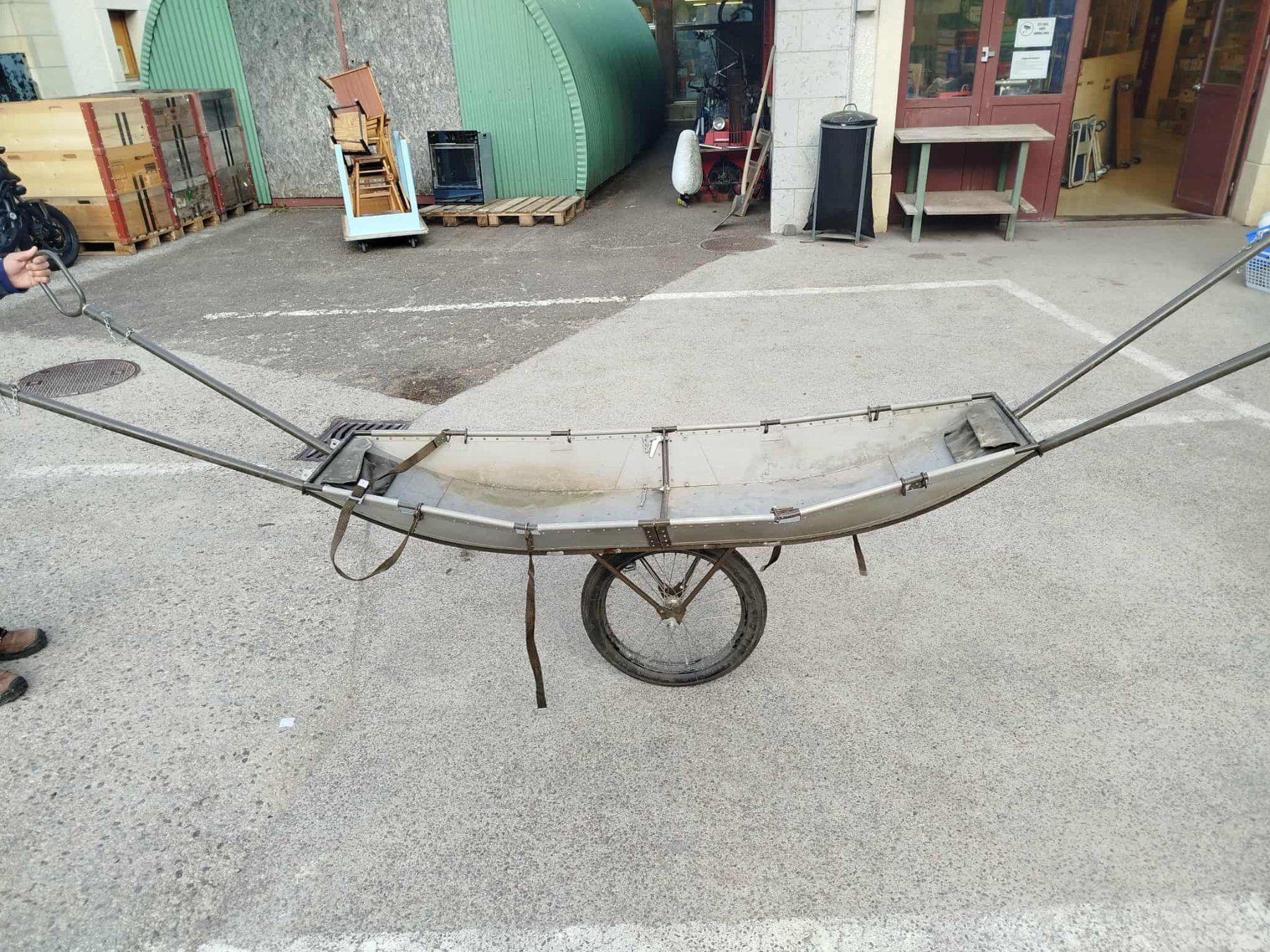 Anhänger: Luge de sauvetage militaire – Gebraucht aus La Chaux-de-Fonds von Emmaus2300CDF 3