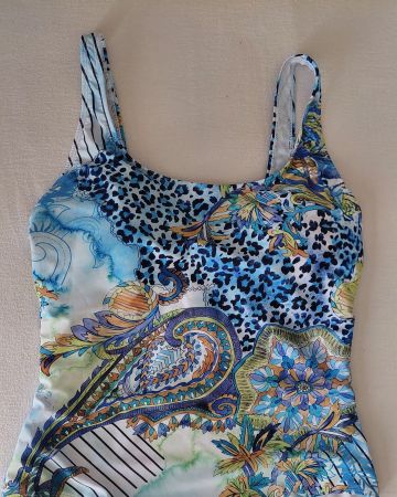 Neuer Badeanzug einteilig mit Blumen - Grösse XL / 44