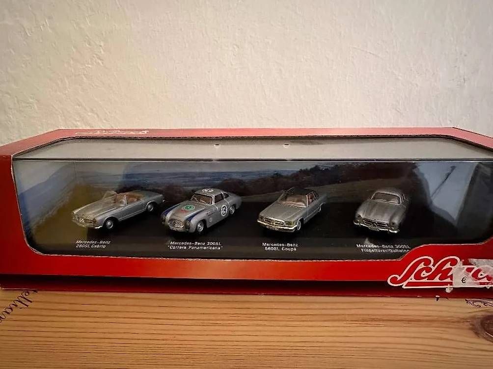 Mercedes-Benz Modellini d'auto: Mercedes-Benz SL Modellautos – Usato da Pfäffikon SZ venduto da PDW26