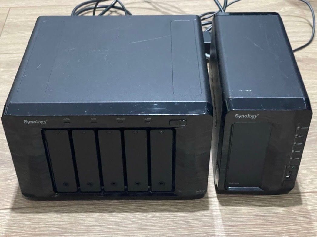 Synology Server: Synology DS710+ NAS mit expansion unit DX513 – Usato da Meiringen venduto da Josua.f