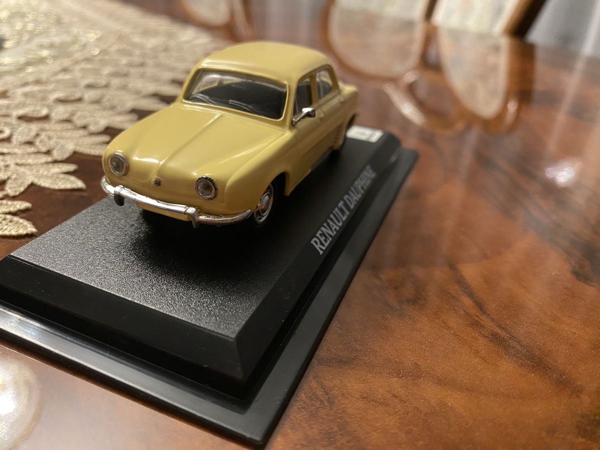 Renault Modellini d'auto: Renault Dauphine  – Nuovo e nell'imballaggio originale da St. Margrethen SG venduto da Alfista_159