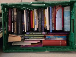 1 Kiste voller toller Bücher ab 1.- !