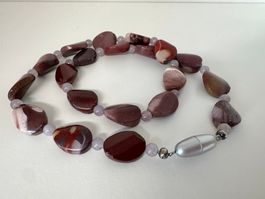 Halskett Amethyst, Mookait.