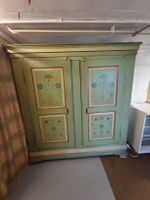 Bauernschrank bemalt 