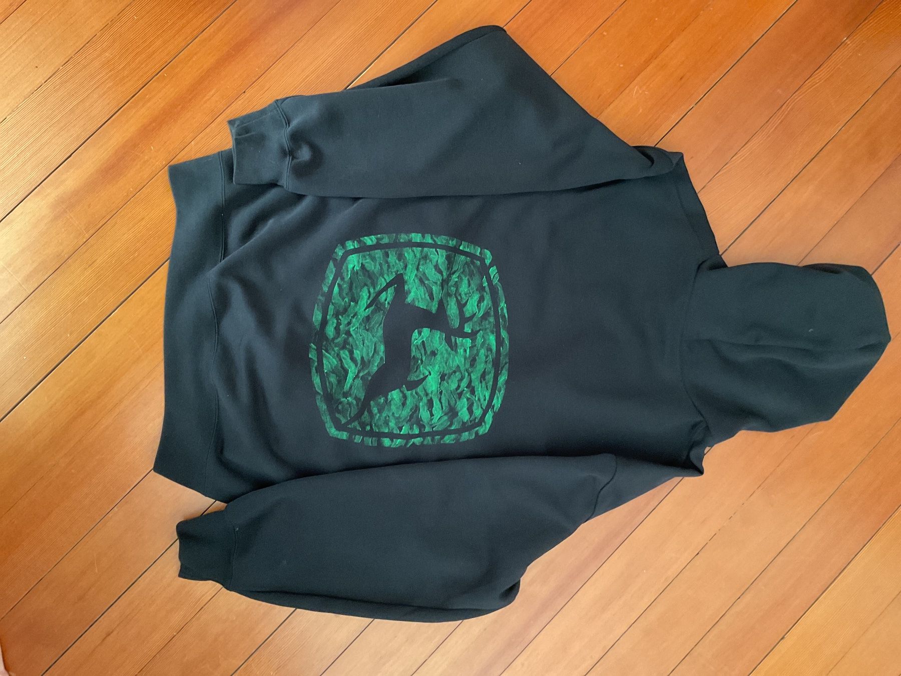 Maglioni & Felpe: Kapuzenpullover schwarz mit Logo – Usato da Zofingen venduto da tschuedi68 1