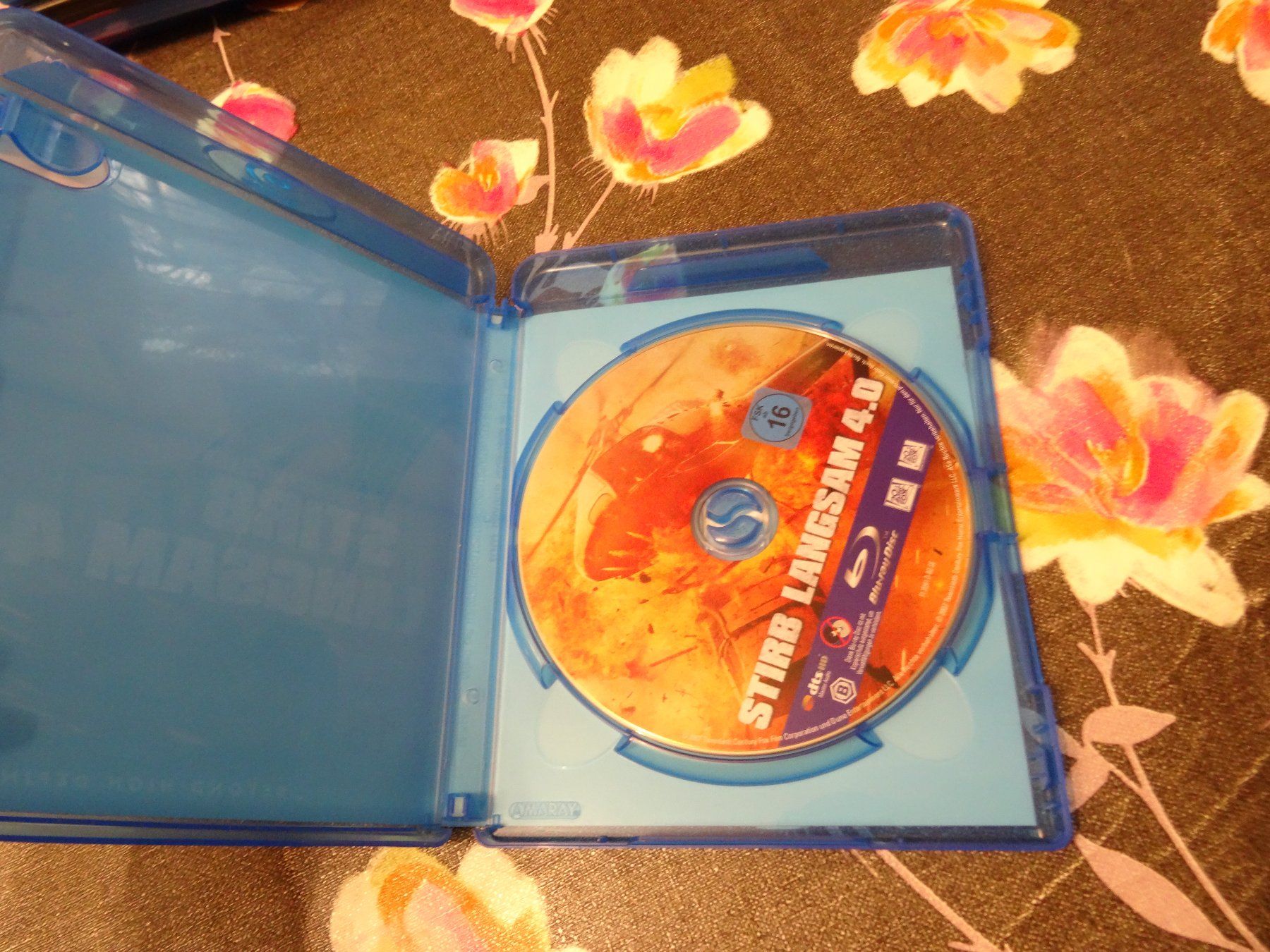 Tutti i DVDs: Stirb Langsam 4.0 BLU-RAY – Usato da Olten venduto da Disc-Verkauf 1