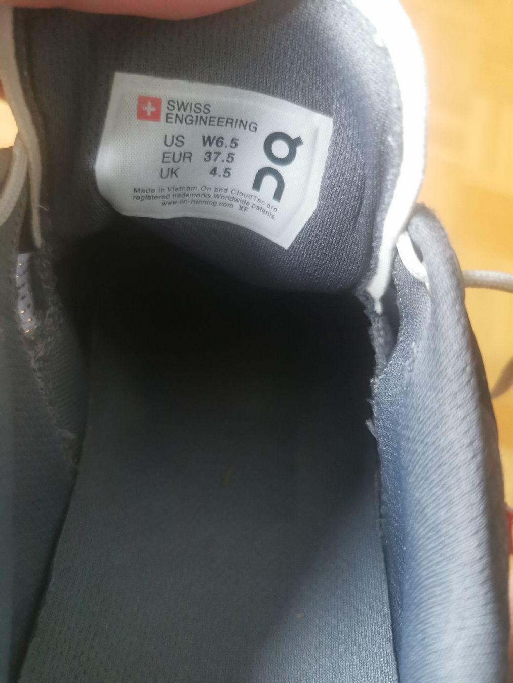 On Scarpe da uomo: On Schuhe 37.5 – Usato da Bern venduto da ged_ffx9 1