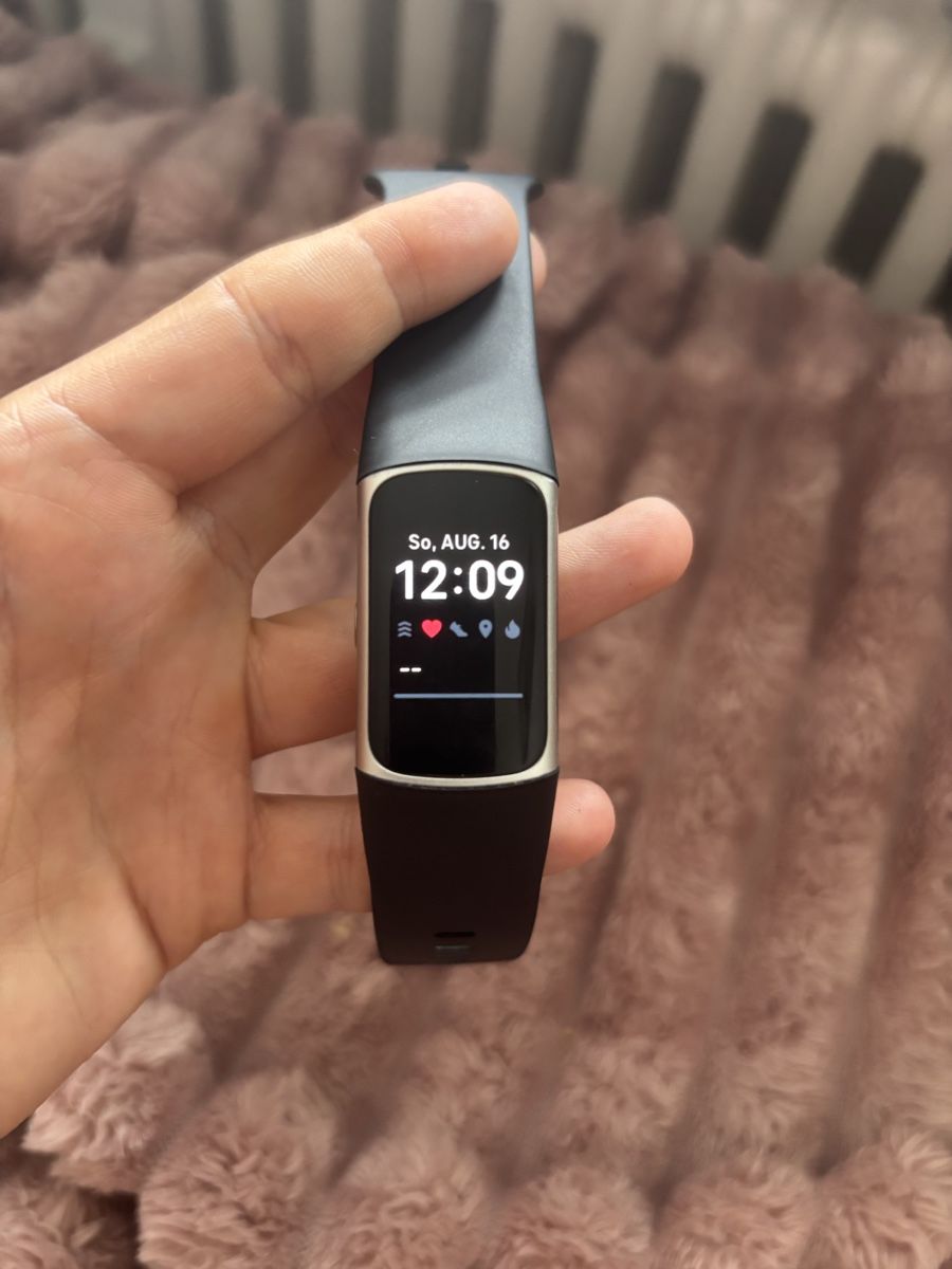 Fitbit Orologi: Fit Bit Charge 6 - super Zustand  – Usato da Reinach BL venduto da joy_9l2y 2