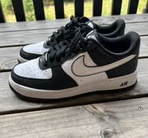 Nike AIR FORCE 1 07 Gr. 42.5 fast wie neu