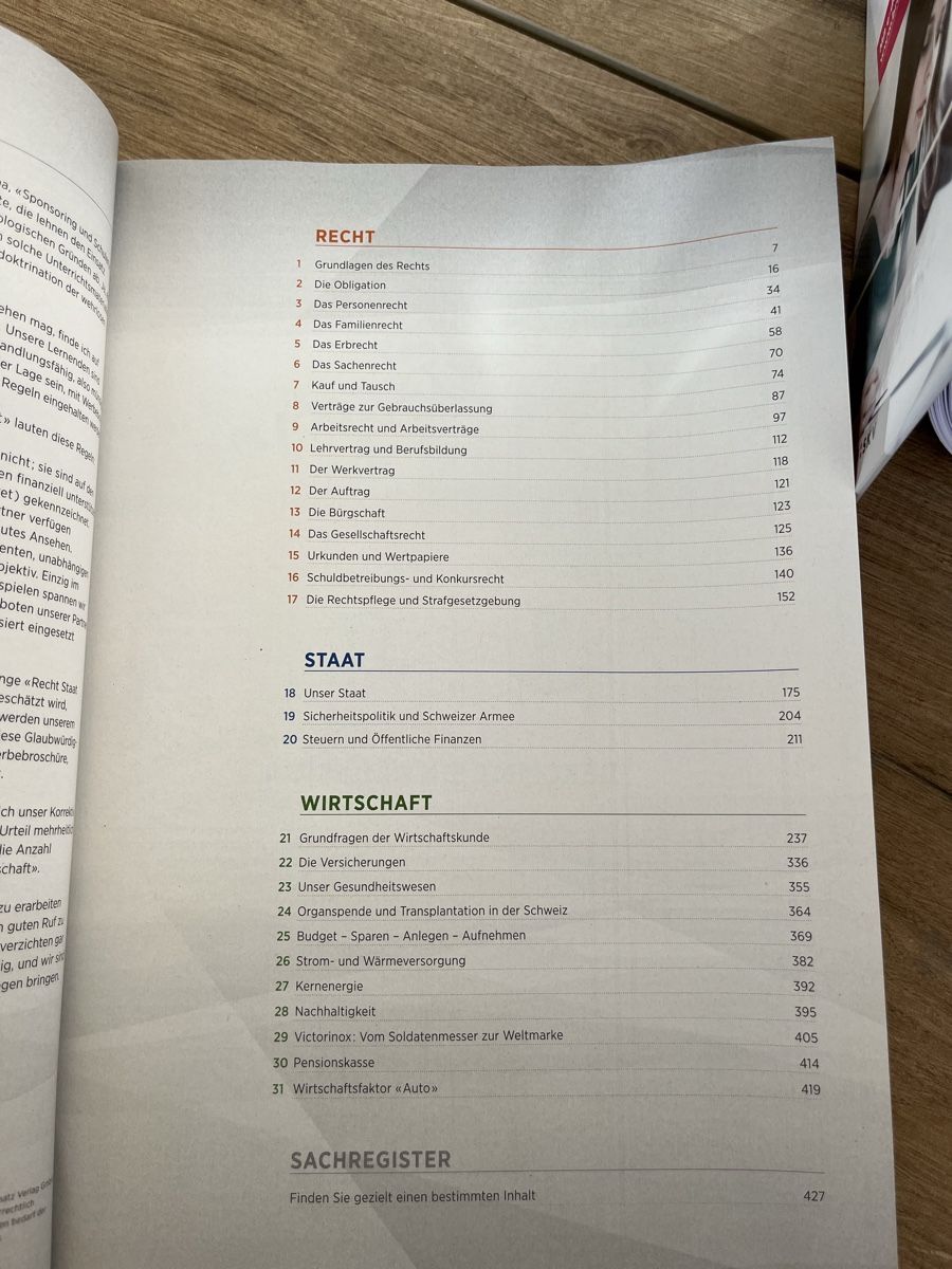 Libri: Brennpunkt Wirtschaft und Gesellschaft – Usato da Zuzwil SG venduto da dieschnellemichelle 5