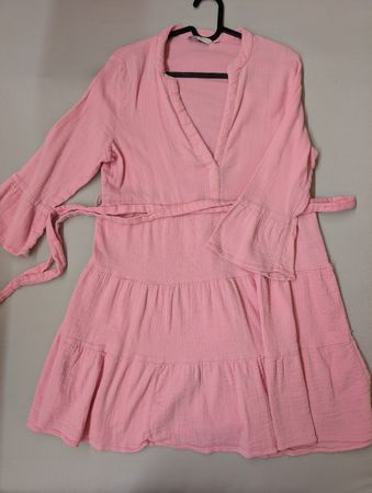 Robe rose à volants taille 38 bon état