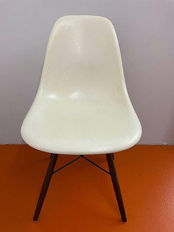 Sedie: Eames side chair white – Usato da hermrigen venduto da Hasihasi2