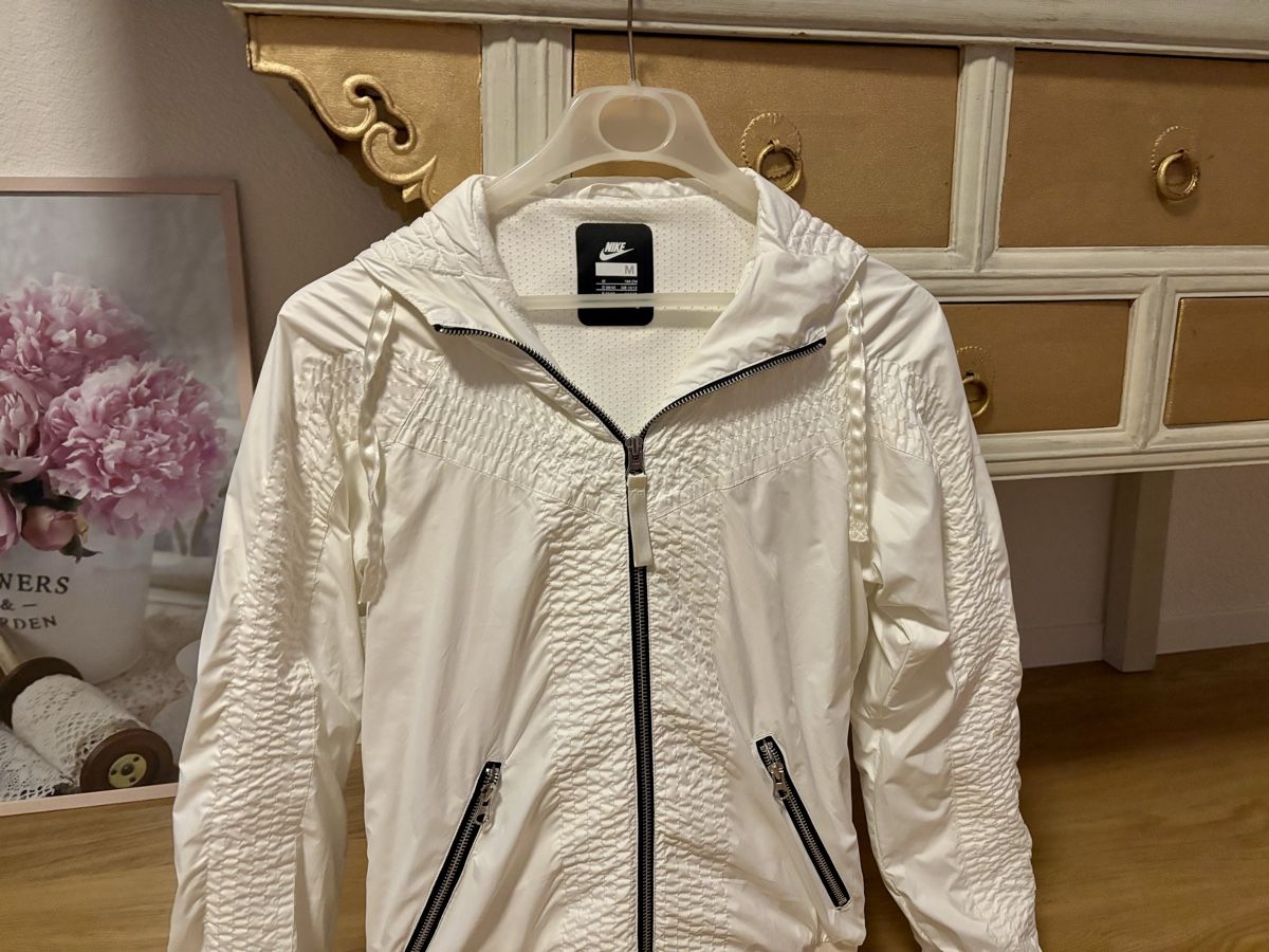Nike Giacche: Nike Jacke, neuwertig, – Usato da Baden venduto da Tiffany6878 9