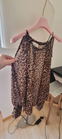 Vicolo Bluse mit Leo-Print, Grösse S, Sommer-Must-Have!
