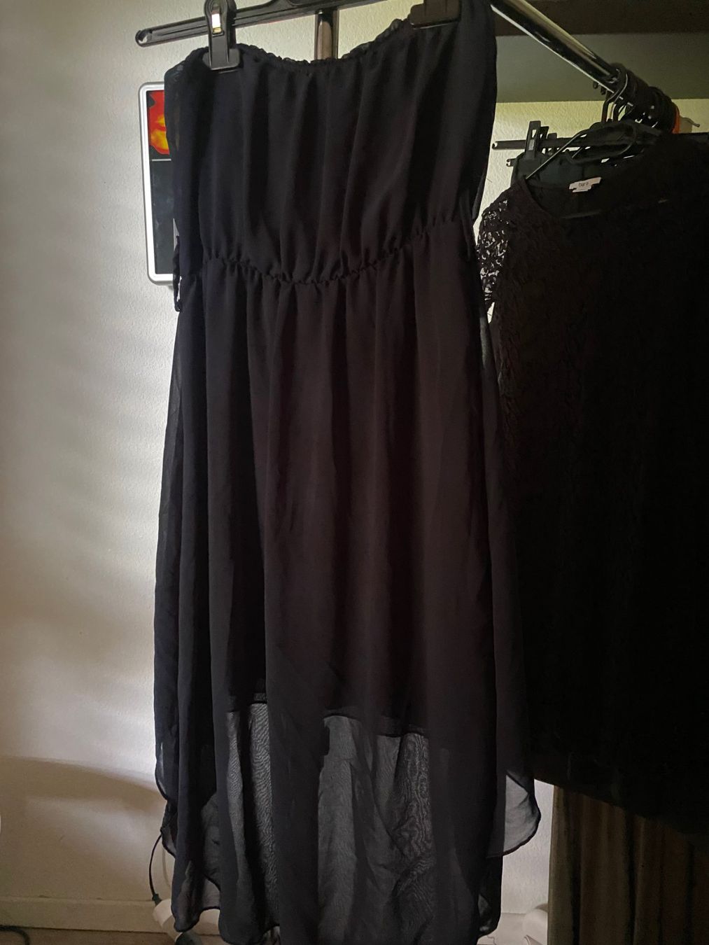 Kleider: Cocktail/Partykleid dunkelblau Grösse S – Gebraucht aus Allenwinden von Obalu 3